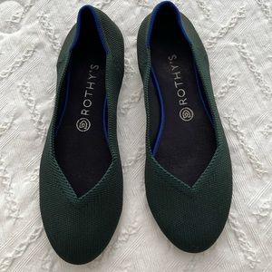 Green Rothy’s flats